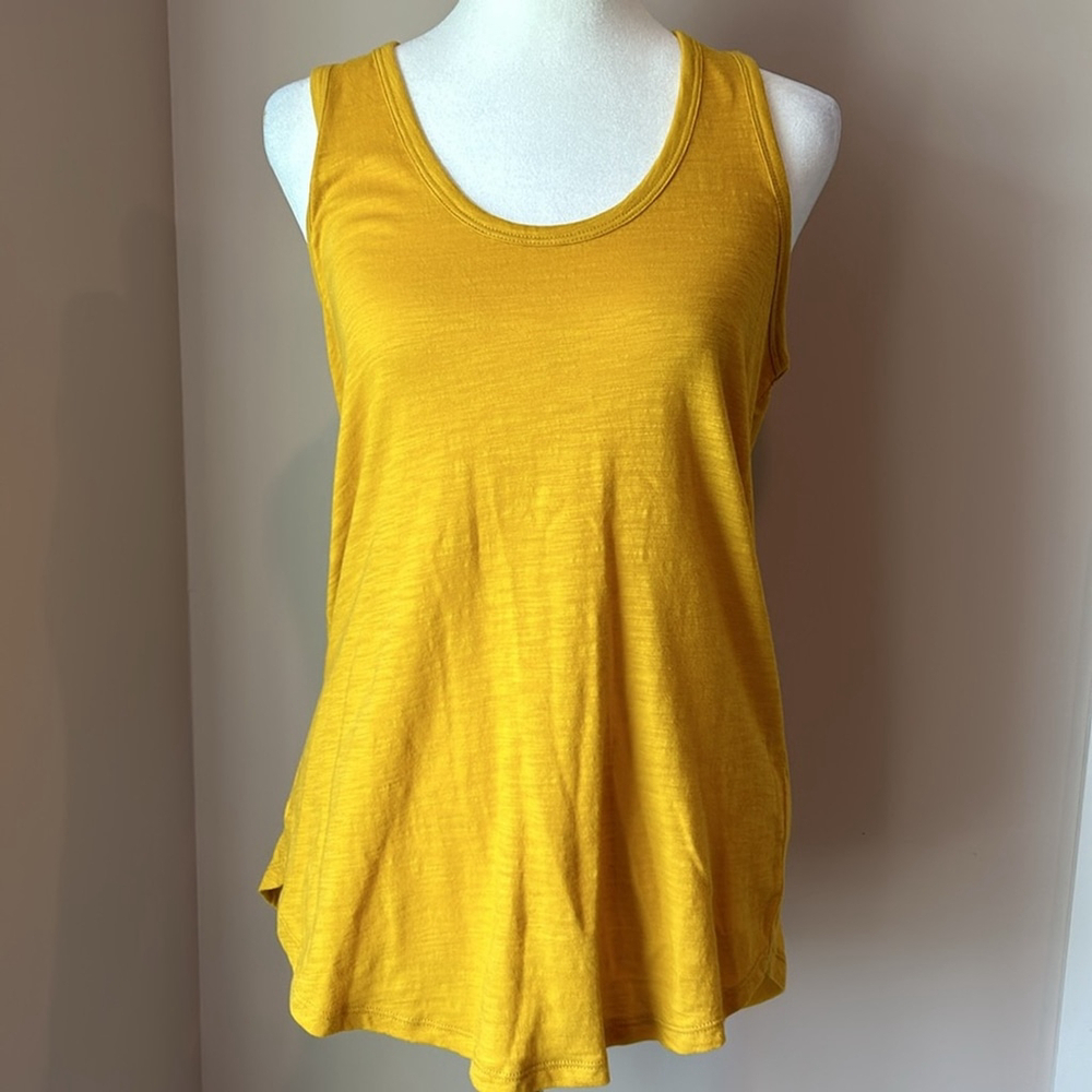 Bundle 6 Old Navy Size Small Tops, Tanks, Tees Black, White Yellow Stripes - Picture 4 of 10